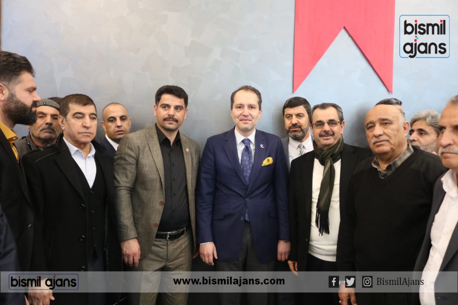 Yeniden Refah Partisi Genel Başkanı Erbakan Diyarbakır’da Basın Mensuplarıyla Bir Araya Geldi