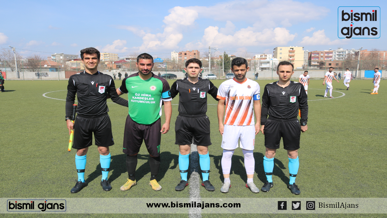 Maçın Hakemleri ve Takım Kaptanları  (Bismil İlçe Stadyumu)